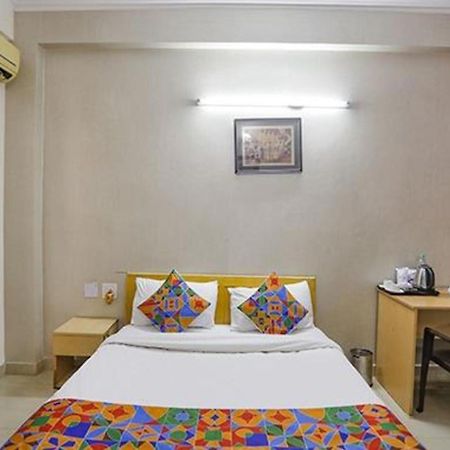 Hotel Fabexpress Ap International Noida Exterior foto