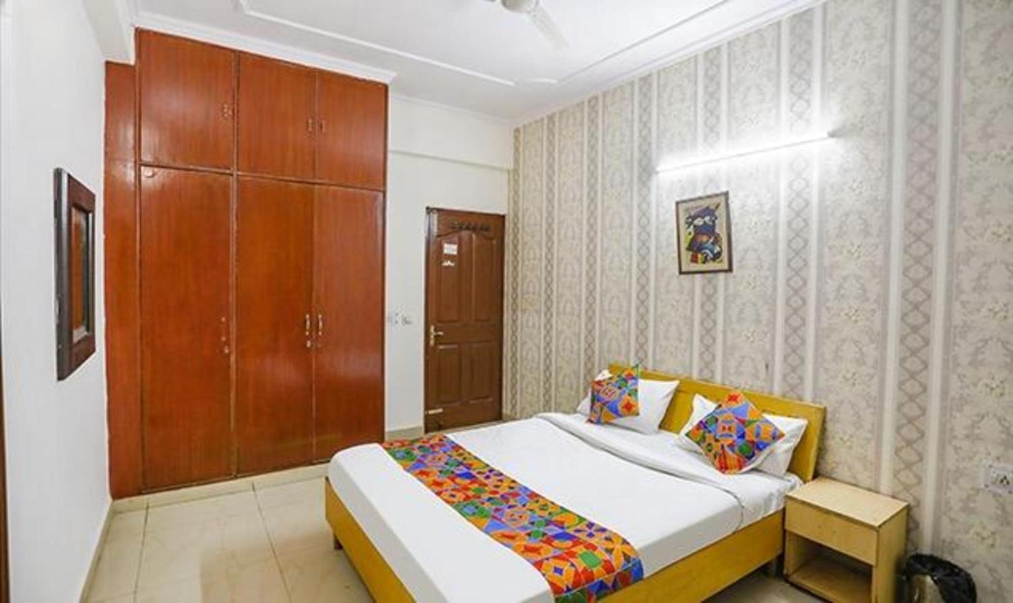 Hotel Fabexpress Ap International Noida Exterior foto