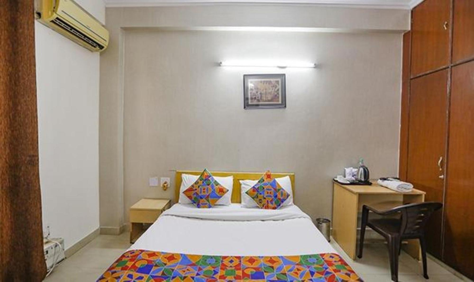 Hotel Fabexpress Ap International Noida Exterior foto