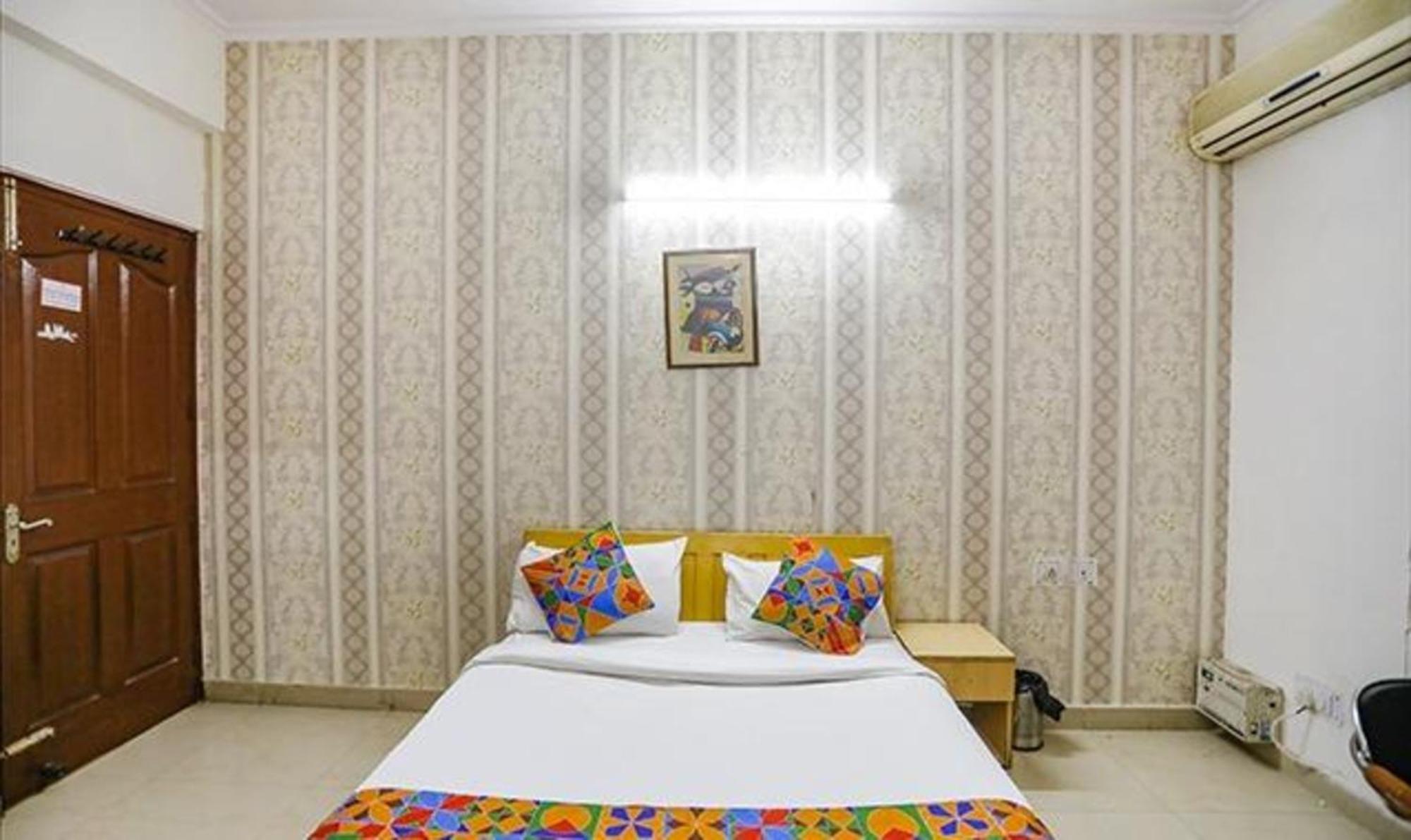 Hotel Fabexpress Ap International Noida Exterior foto
